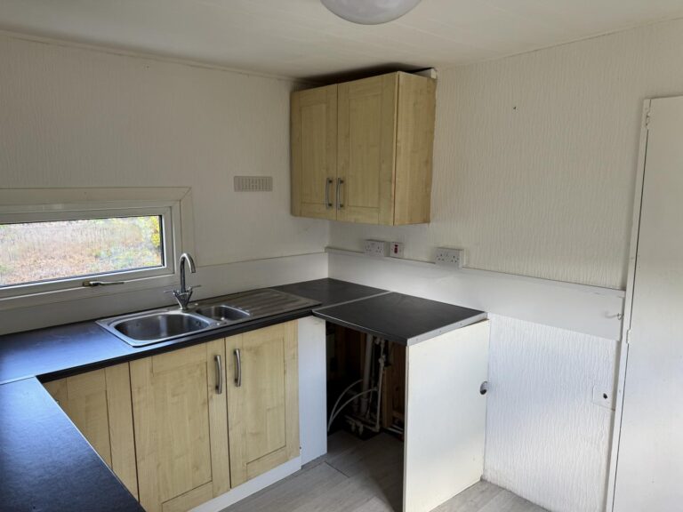 Preloved 1 Bedroom Kitchen