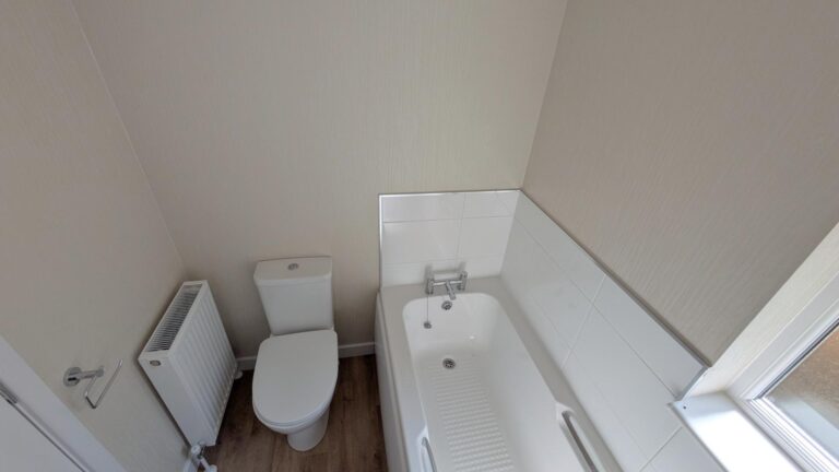 40x18 Omar Regency in Penwortham Bathroo.