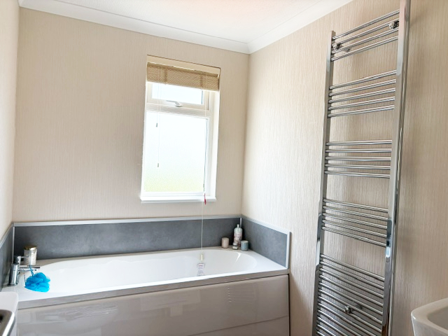 81 Blueleighs Park Omar Newmarket Bathroom View 2