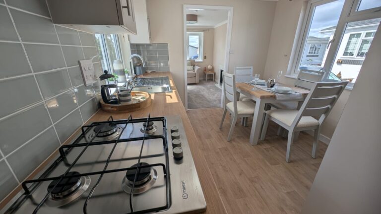 1 bedroom Omar Regency Dining