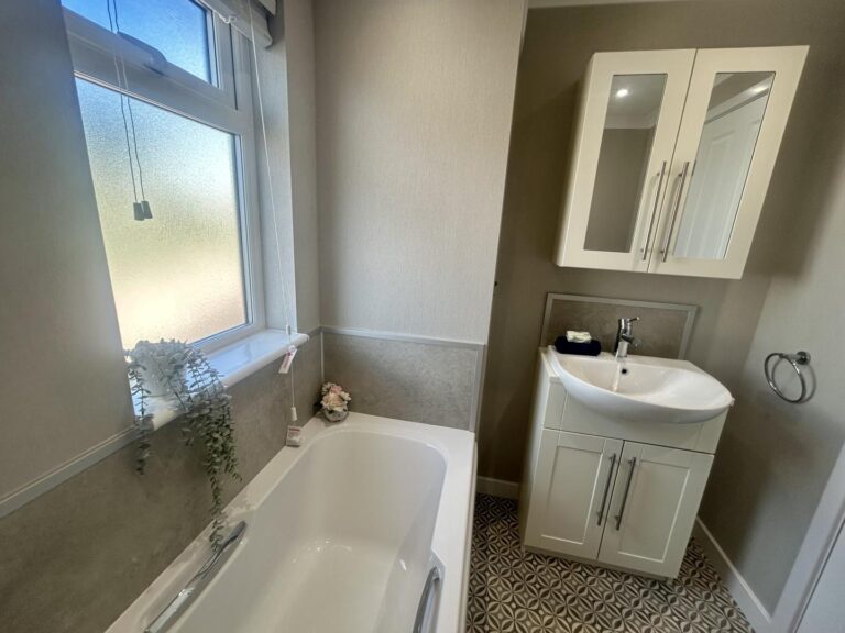 Omar Middleton in Tranquility Bathroom