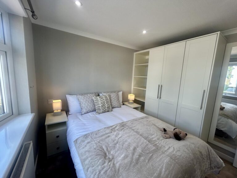 Omar Middleton in Tranquility Bedroom