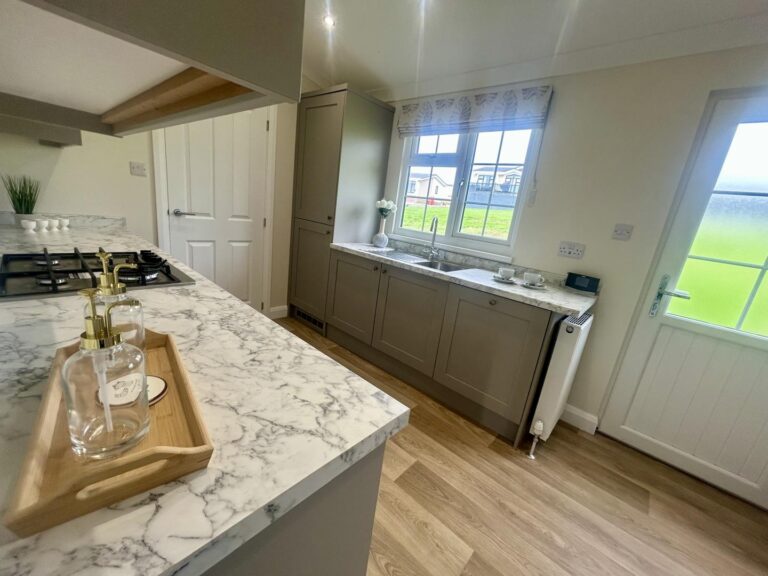 32 Tranquility Park Willerby Hazelwood New Kitchen...