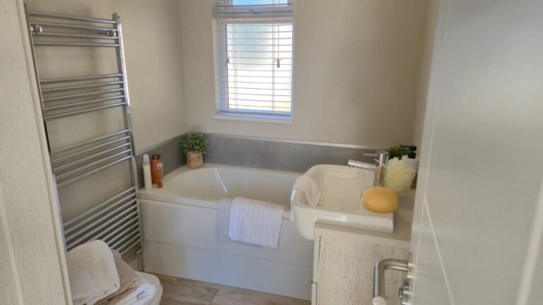 Omar Newmarket in Rainham Bathroom