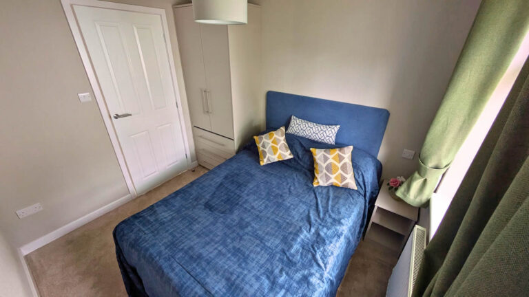 Omar Westbury on 24CL Saltmarshe Park - Bedroom