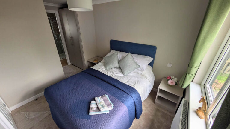 Omar Westbury on 24CL Saltmarshe Park - Main Bedroom