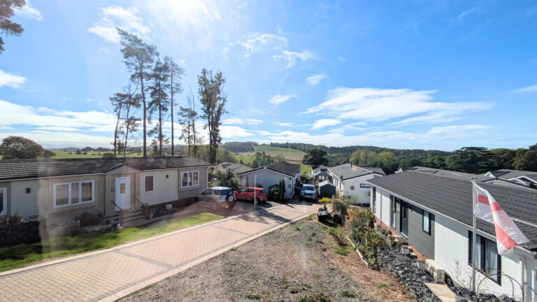 Omar Westbury on Saltmarshe Park - 36ECS - Exterior View