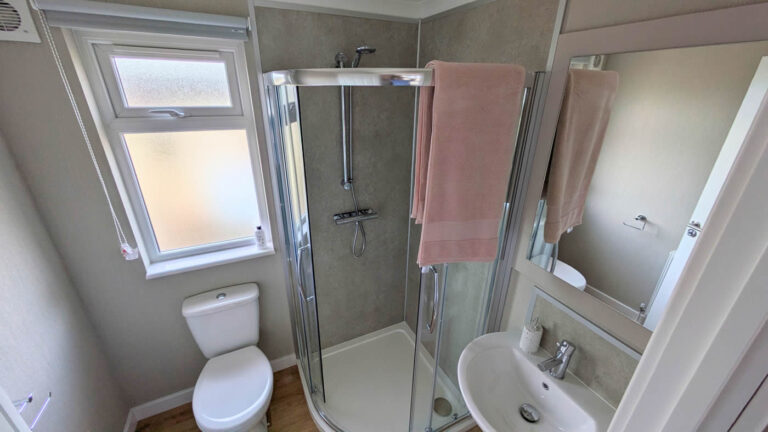 Omar Westbury on Saltmarshe Park - 36ECS - Shower Room