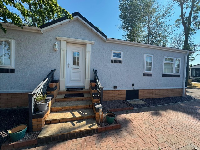 Pre-loved 45x20 Omar Regency Exterior