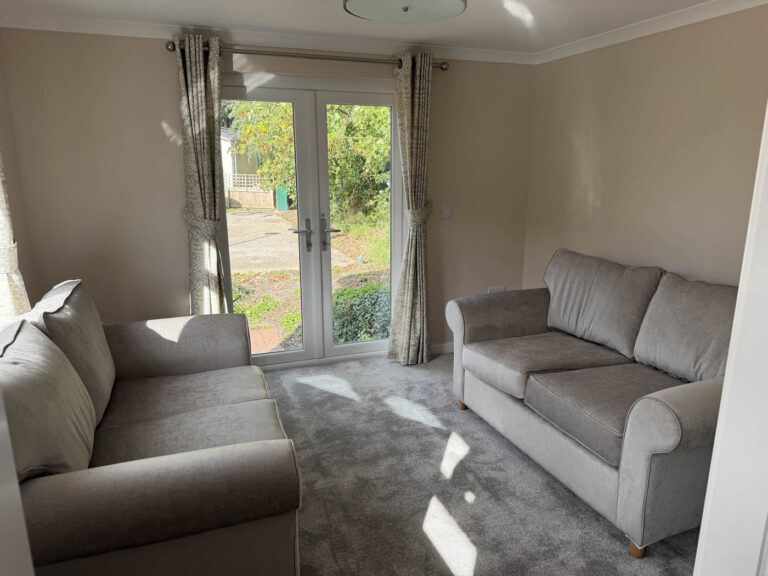 Omar Regency on Penwortham Park - Lounge