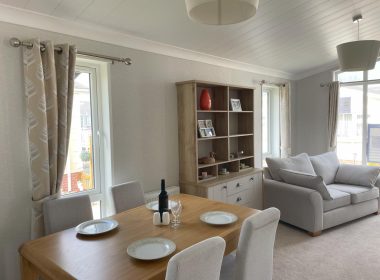 16 Willerby Kingswood Dining