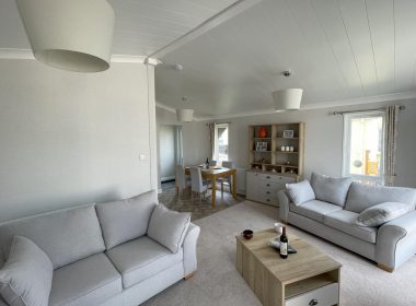 16 Willerby Kingswood Living.