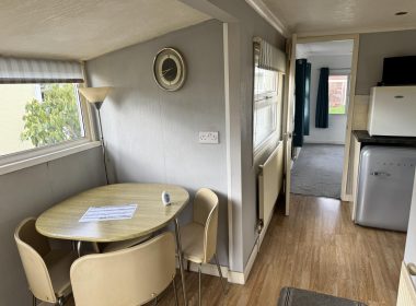 24 Ellis Drive in Oakfield Dining