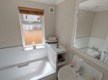 40x18 Omar Regency in Penwortham Bathroom