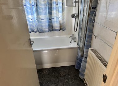 9 Preloved Bannister Drive Bathroom