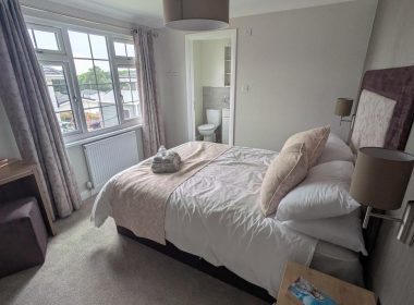 ECS43 Willerby Hazlewood in Saltmarshe Castle Park Bedroom