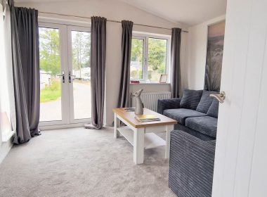 Mockba Verona on Saltmarshe Park Lounge 2