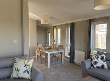 New 80 Blueleighs Park Dining - Living