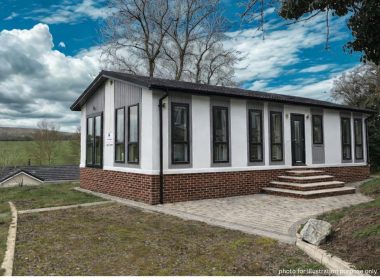 New 80 Blueleighs Park Exterior