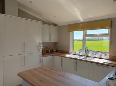 New 80 Blueleighs Park Kitchen