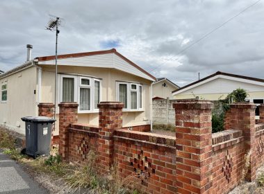 New 9 Preloved Bannister Drive Side