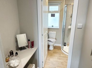New Omar Westbury on Rookery en suite
