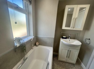 Omar Middleton in Tranquility Bathroom