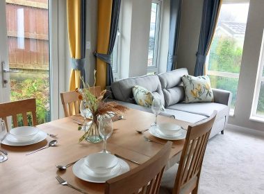Omar Newmarket in Cornwall Dining Area