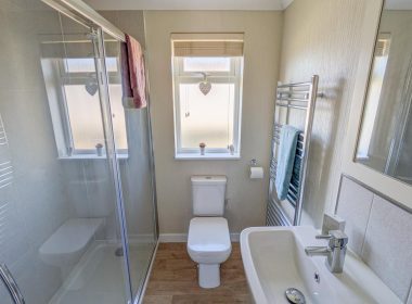 Omar Newmarket on Oakfield Park Bathroom New