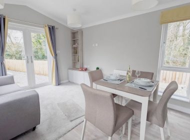 Omar Newmarket on Woodland Park - Dining Table
