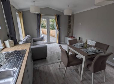 Omar Newmarket on Woodland Park - Kitchen Diner