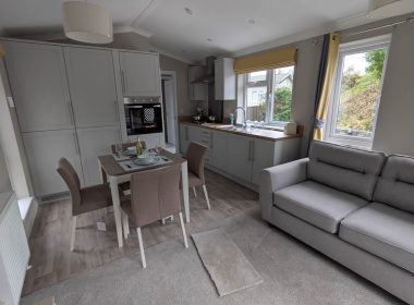 Omar Newmarket on Woodland Park - Lounge