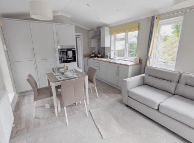 Omar Newmarket on Woodland Park - Lounge to Kitchen