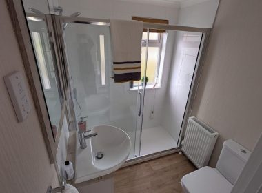 Omar Regency in Bath Bathroom