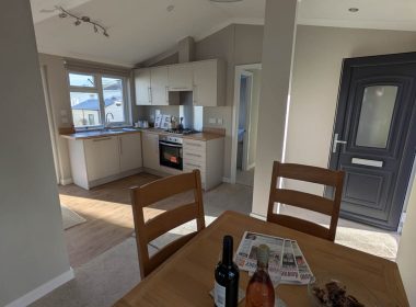 Omar Westbury on Westover Park - Dining Area