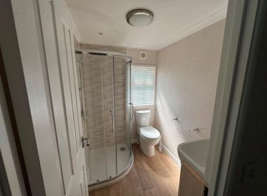 Pre-loved 45x20 Omar Regency Bathroom