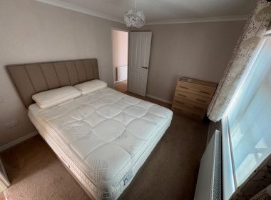 Pre-loved 45x20 Omar Regency Bedroom