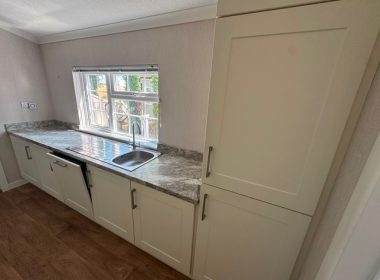 Pre-loved 45x20 Omar Regency Kitchen..