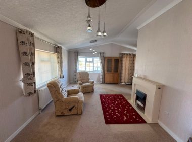Pre-loved 45x20 Omar Regency Living.