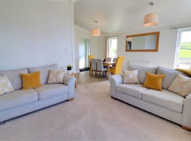 Preloved Park Home on tranquility Park - Lounge