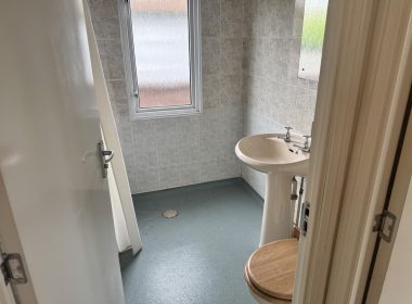 Preloved Tingdene Haydon Bathroom