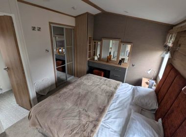 Regal Autograph on Angel of the North Park - Bedroom
