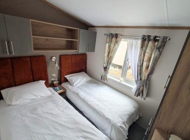 Regal Autograph on Angel of the North Park - Twin Bedroom