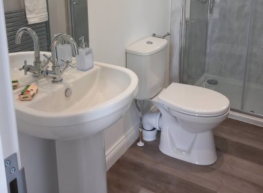Tingdene Cosgrove in Willow Park Bathroom